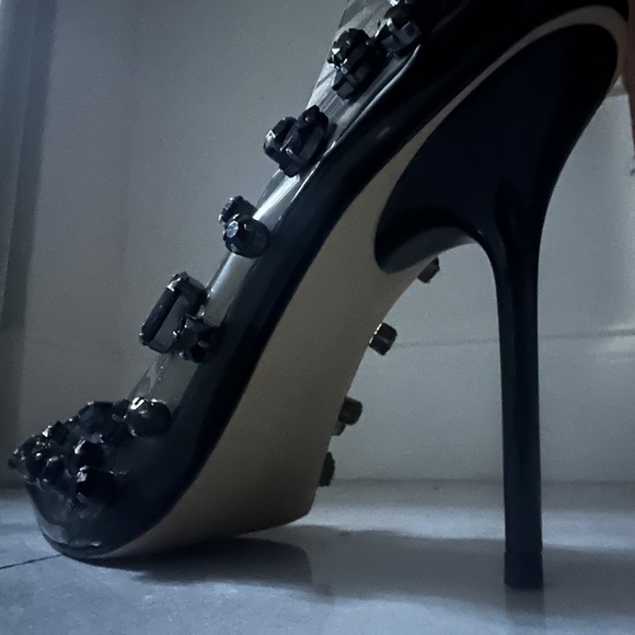 Good American Elegant Black Studded Women's Pump Heels - Picture 2 of 10